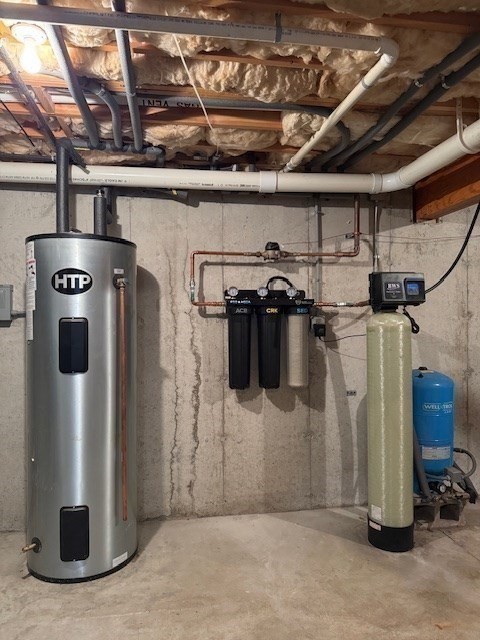 5 Deer Hill Road Oxford, MA 01537 - Photo 29 of 37 a view of a storage room