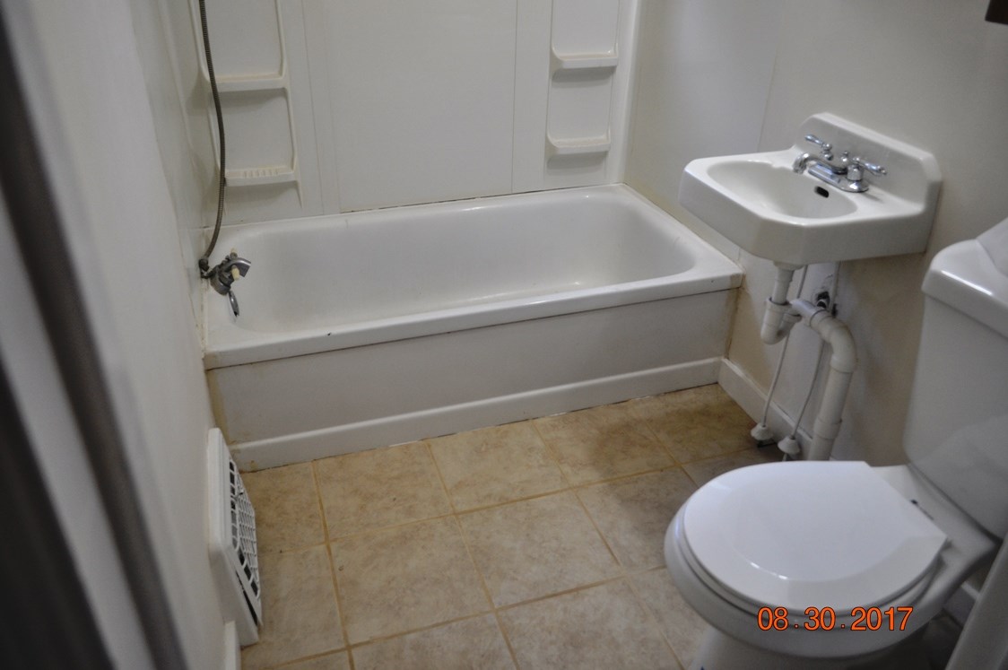 402 West Sugnet Road Midland, MI 48640 - Photo 11 of 24 1840281-10.JPG