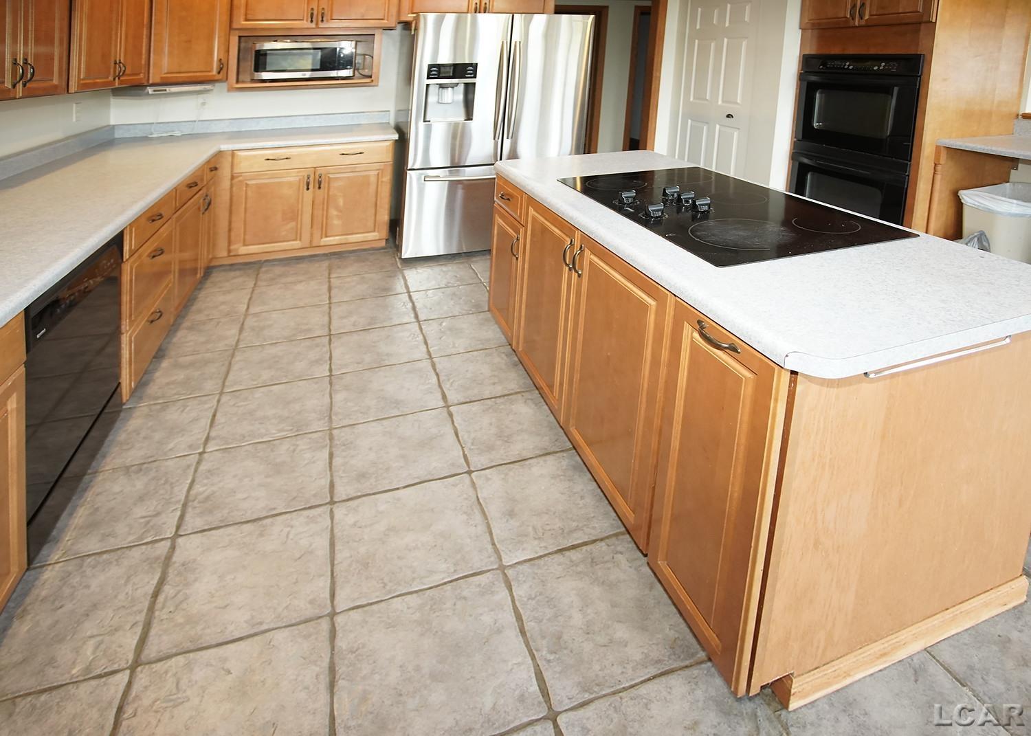 12452 Burton Road Manitou Beach, MI 49253 - Photo 32 of 40 50125718-35.JPG