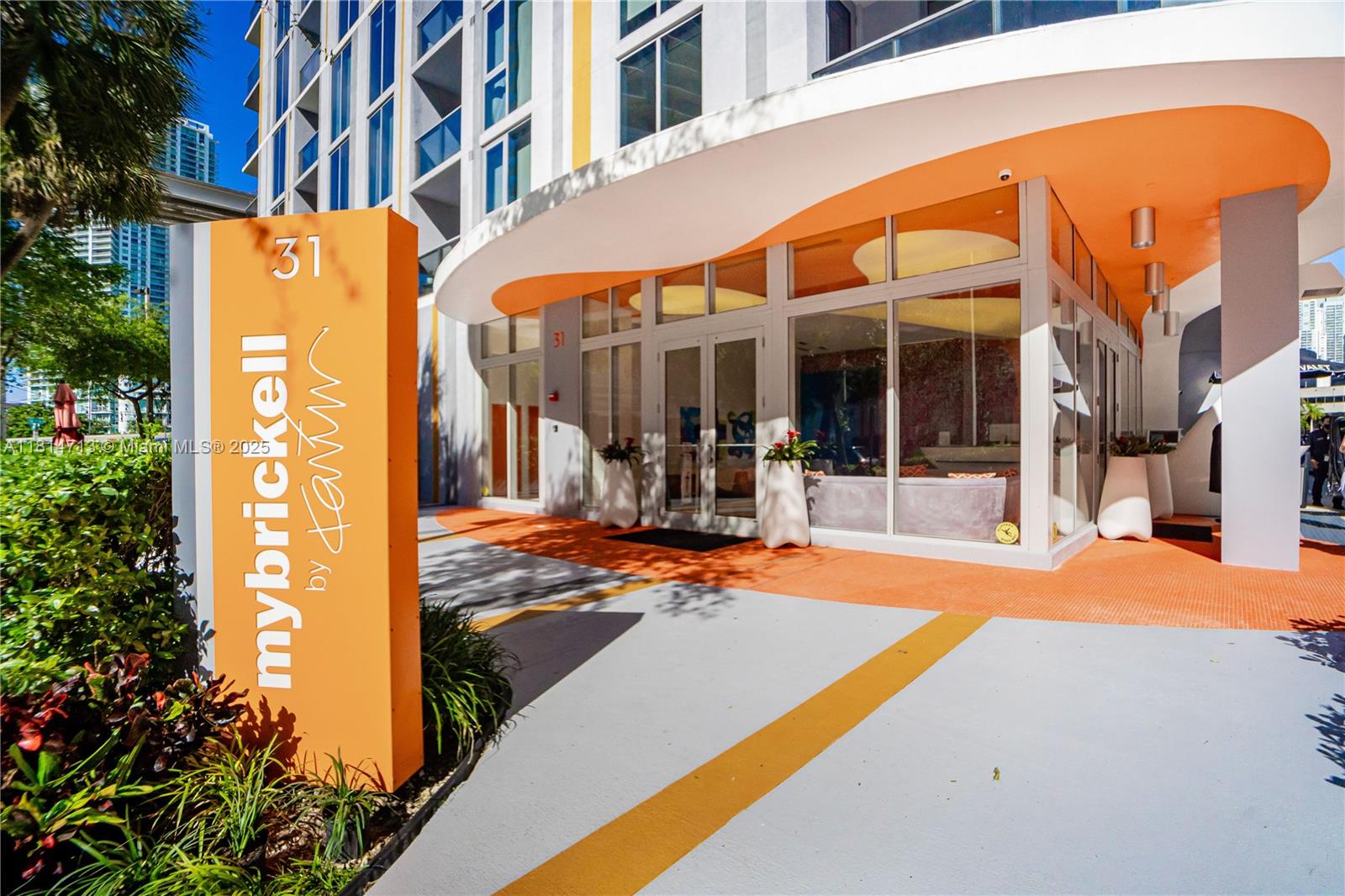 31 Southeast 6th Street, Unit 2205 Miami, FL 33131 - Photo 24 of 25 a view of a building with door