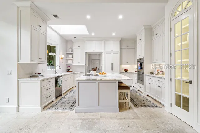 $2,295,000 | 15 Hawthorne Road, Bluffton, SC 29910