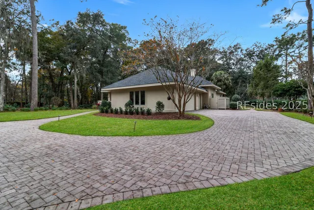 $2,295,000 | 15 Hawthorne Road, Bluffton, SC 29910