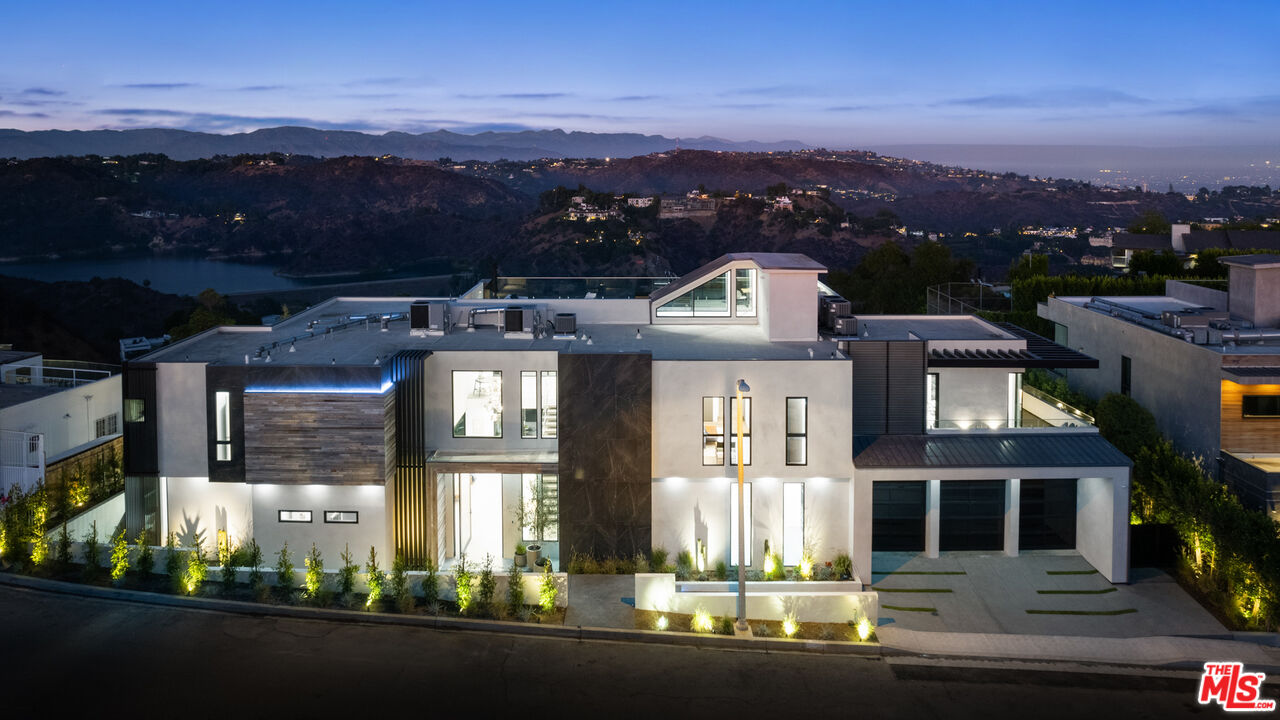 1640 Stradella Road Los Angeles, CA 90077 - Photo 25 of 25 an aerial view of a house