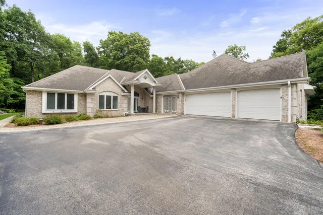 $899,900 | 4538 Church Drive, West Bend, WI 53095