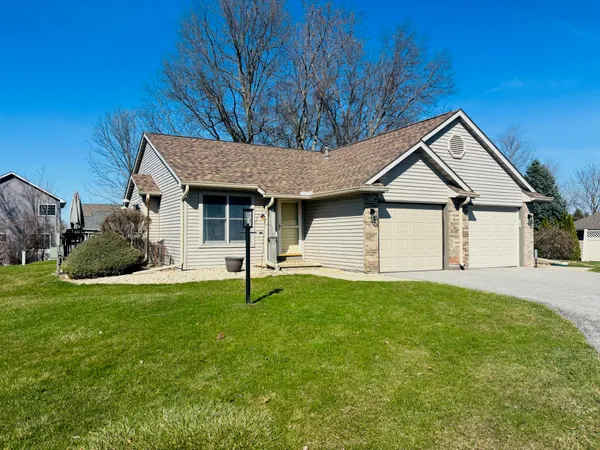 $227,000 | 3612 Creekside Drive, Valparaiso, IN 46383