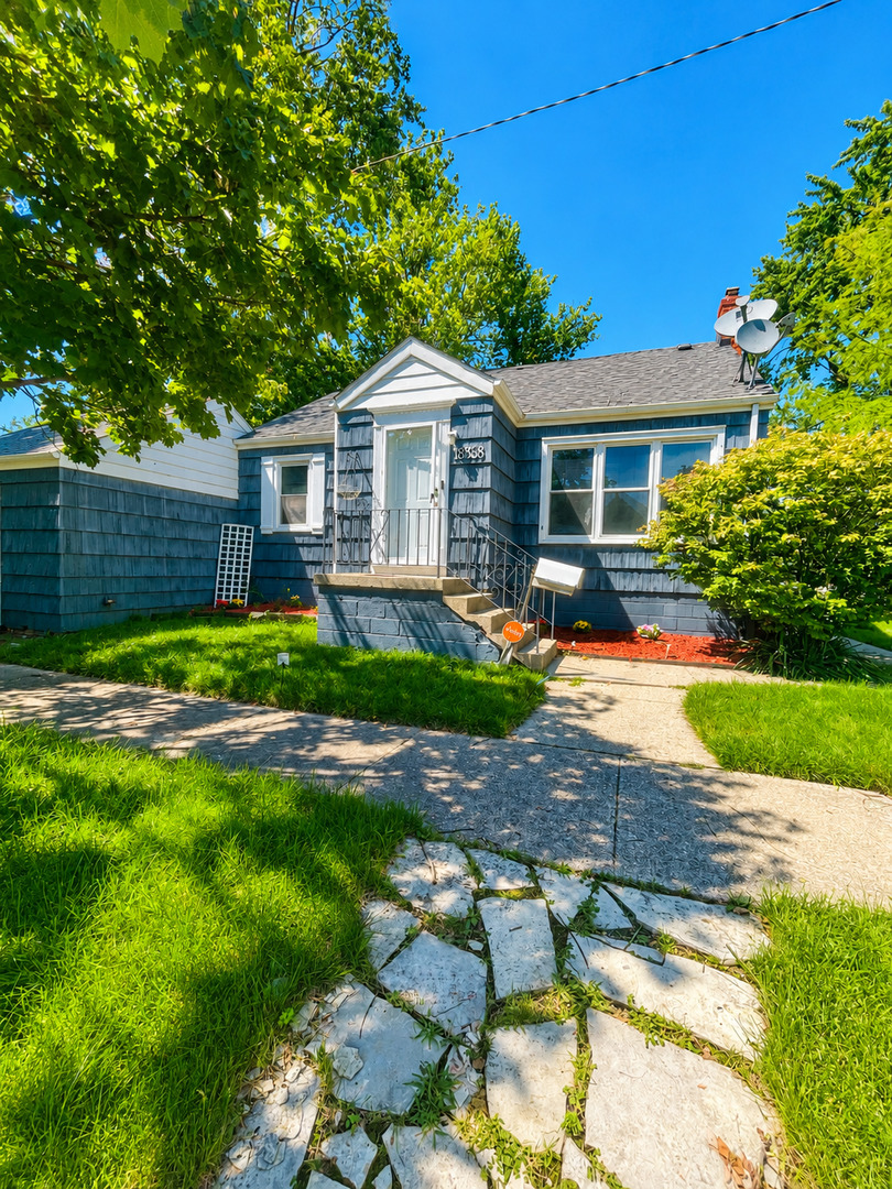 18358 Ridgewood Avenue Lansing, IL 60438 - Photo 2 of 16