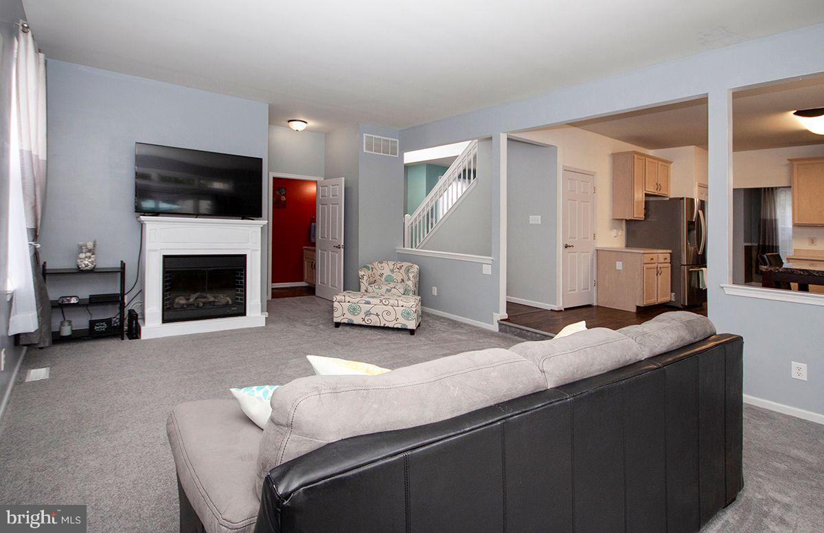 64 Cedar Grove Drive Sicklerville, NJ 08081 - Photo 15 of 39 Family Room: Stepdown, Off Kitchen