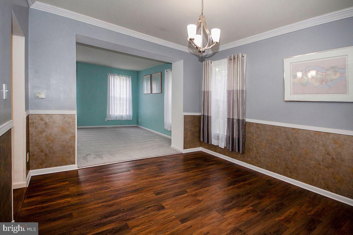 64 Cedar Grove Drive Sicklerville, NJ 08081 - Photo 17 of 39 Dining Room: Laminate Floors
