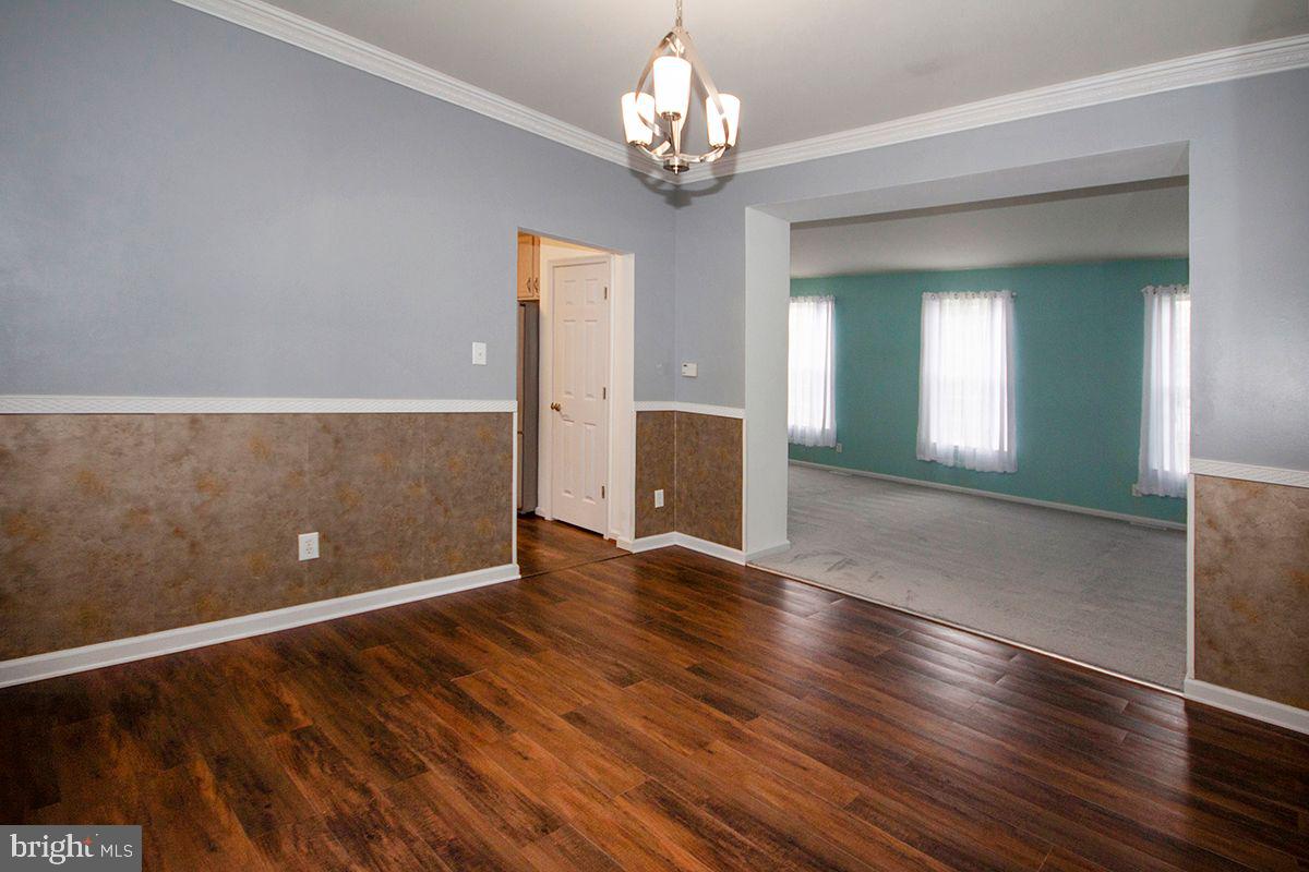 64 Cedar Grove Drive Sicklerville, NJ 08081 - Photo 18 of 39 Dining Room: Laminate Floors