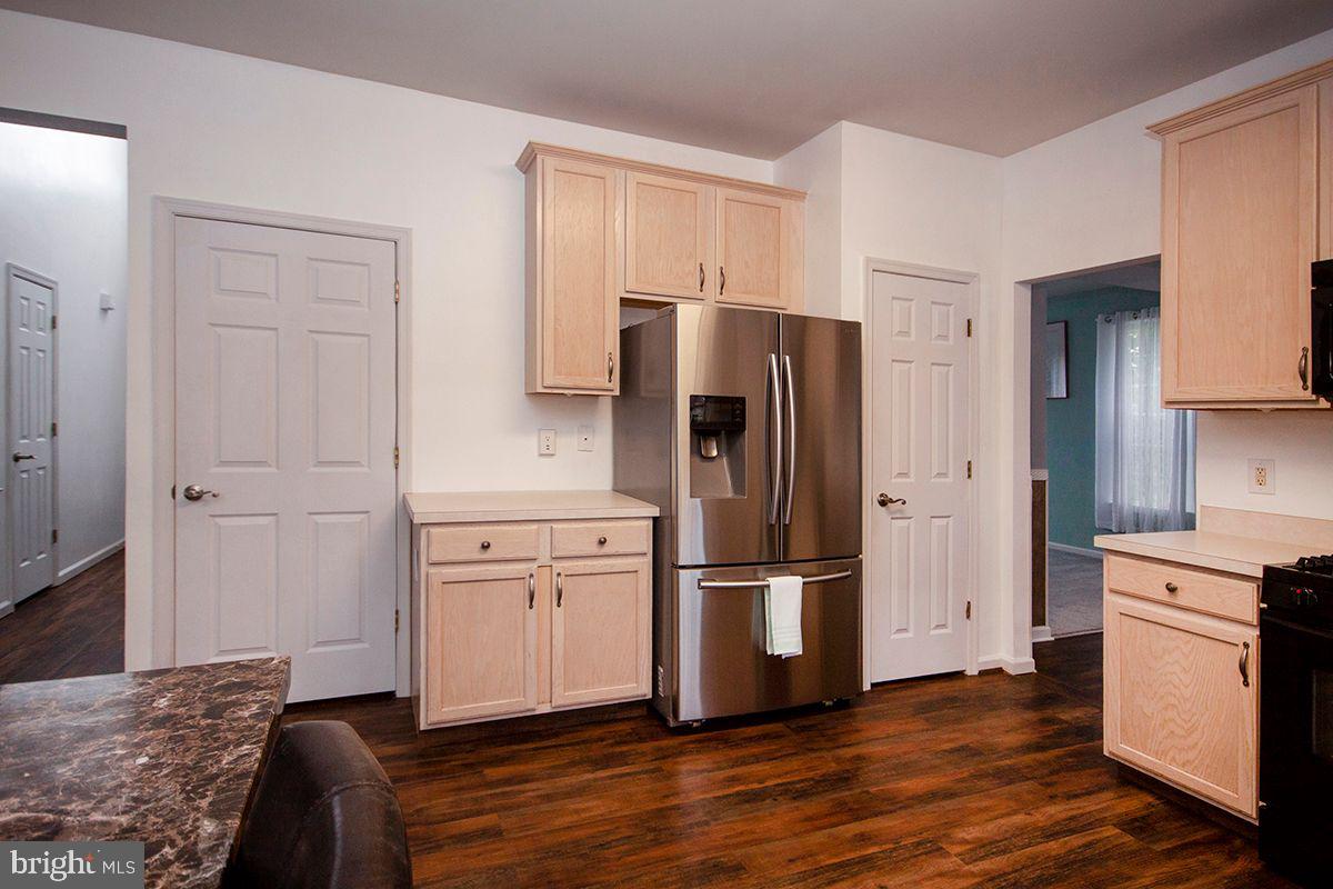 64 Cedar Grove Drive Sicklerville, NJ 08081 - Photo 9 of 39 Kitchen: Side Island, Pantry