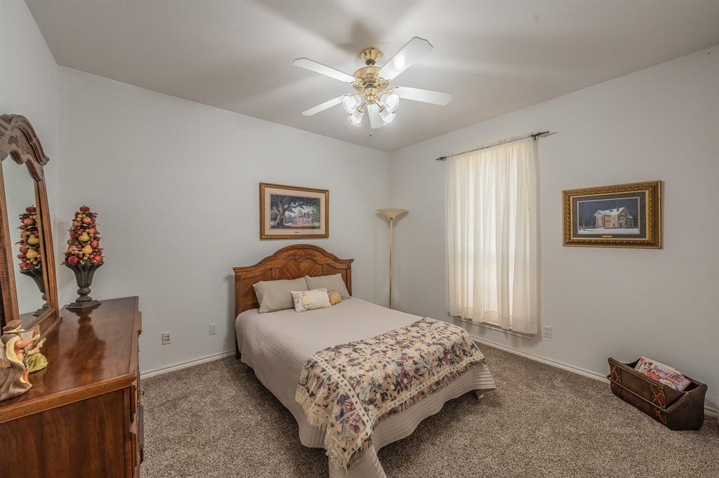 2305 Floyd Hampton Road Crowley, TX 76036 - Photo 21 of 40