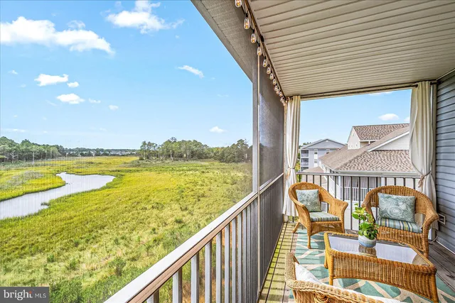 $474,000 | 37494 Pettinaro Drive, Unit 8706, Ocean View, DE 19970