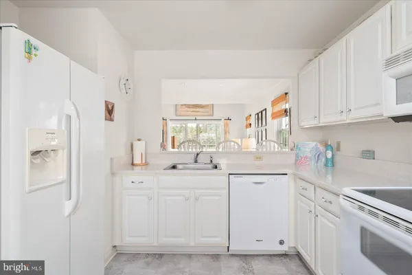 $449,900 | 37494 Pettinaro Drive, Unit 8706, Ocean View, DE 19970