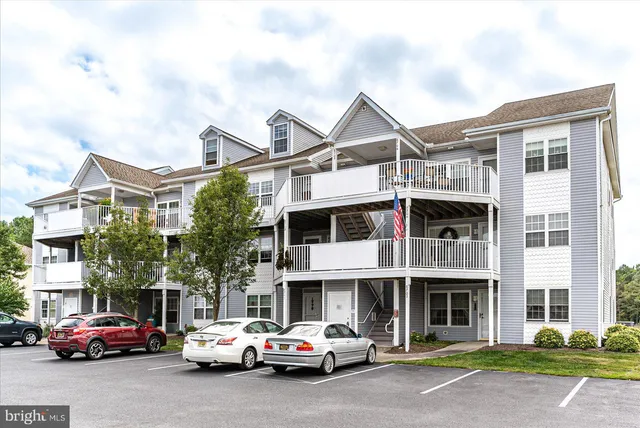 $474,000 | 37494 Pettinaro Drive, Unit 8706, Ocean View, DE 19970
