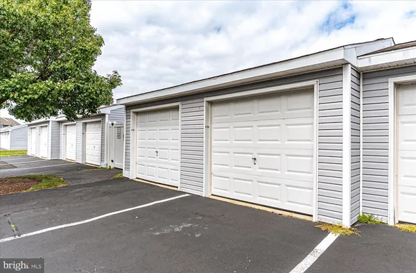 $449,900 | 37494 Pettinaro Drive, Unit 8706, Ocean View, DE 19970