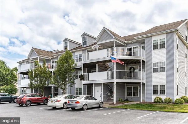 $449,900 | 37494 Pettinaro Drive, Unit 8706, Ocean View, DE 19970