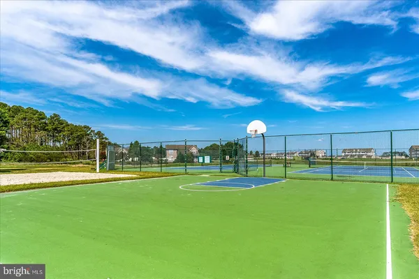 $449,900 | 37494 Pettinaro Drive, Unit 8706, Ocean View, DE 19970