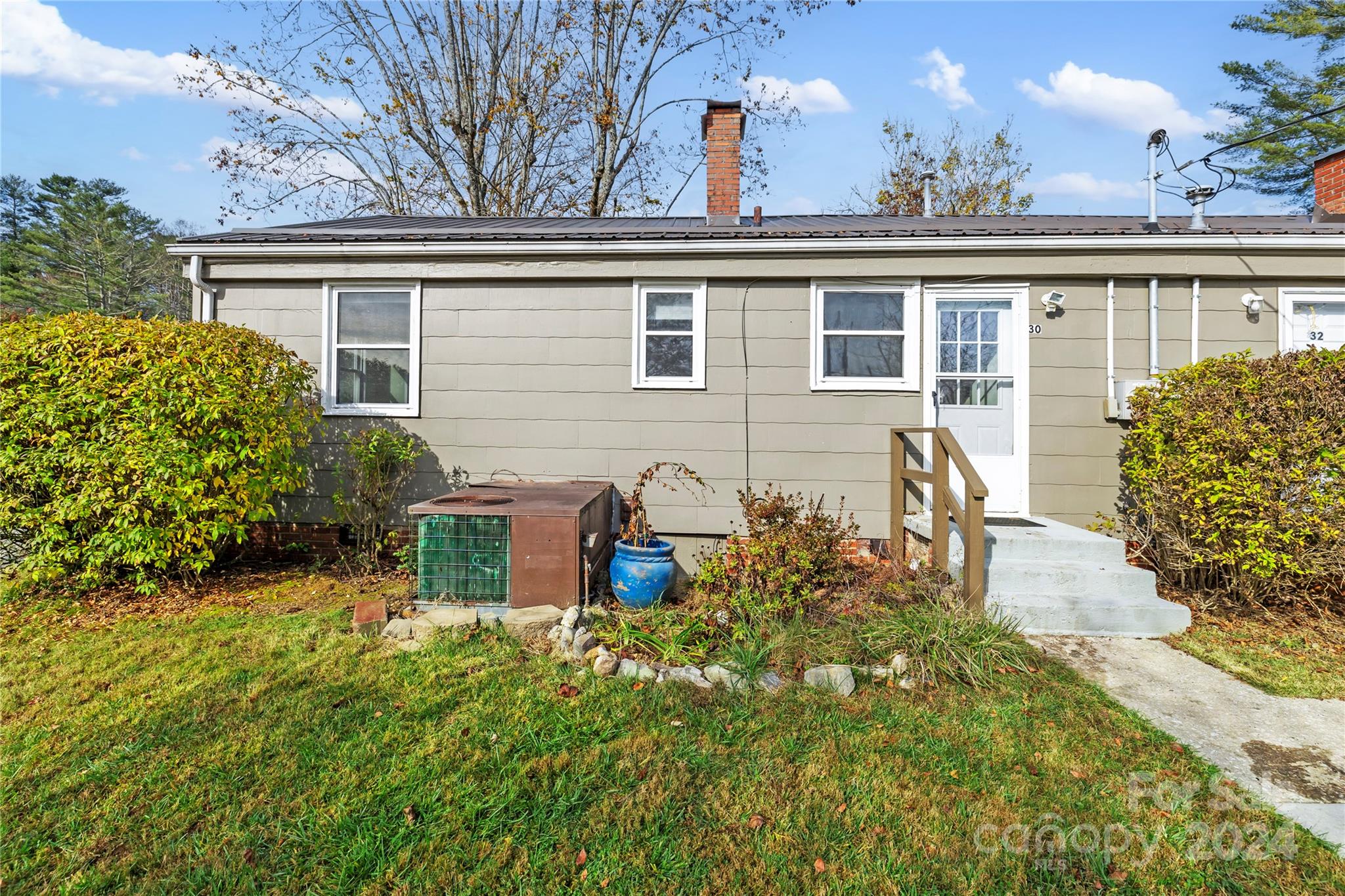 30 Elm Bend Road Brevard, NC 28712 - Photo 4 of 21 Gallery Image 4