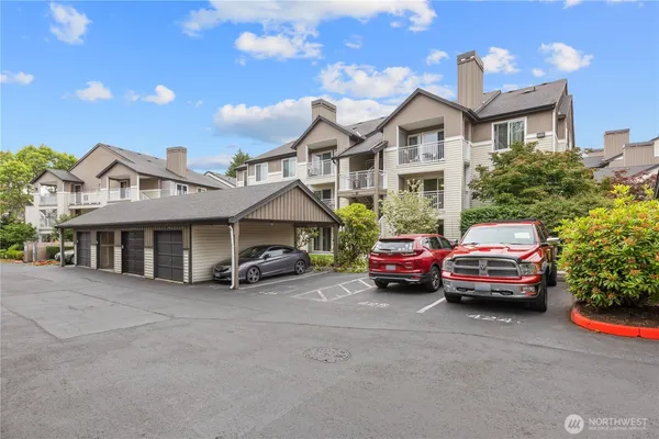 $325,000 | 12303 Harbour Pointe Boulevard, Unit V203, Mukilteo, WA 98275