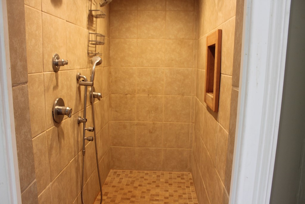 3710 Winkfield Place Columbus, GA 31909 - Photo 52 of 98 a bathroom with a shower