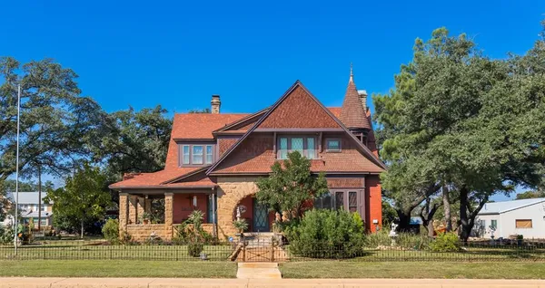 $439,900 | 704 South Bridge Street, Brady, TX 76825