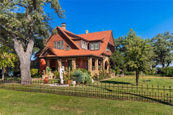 $439,900 | 704 South Bridge Street, Brady, TX 76825