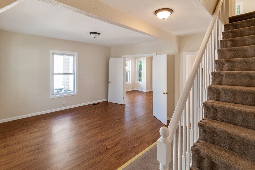 45 Andrew Street Springfield, MA 01109 - Photo 3 of 27 Gallery Image 3