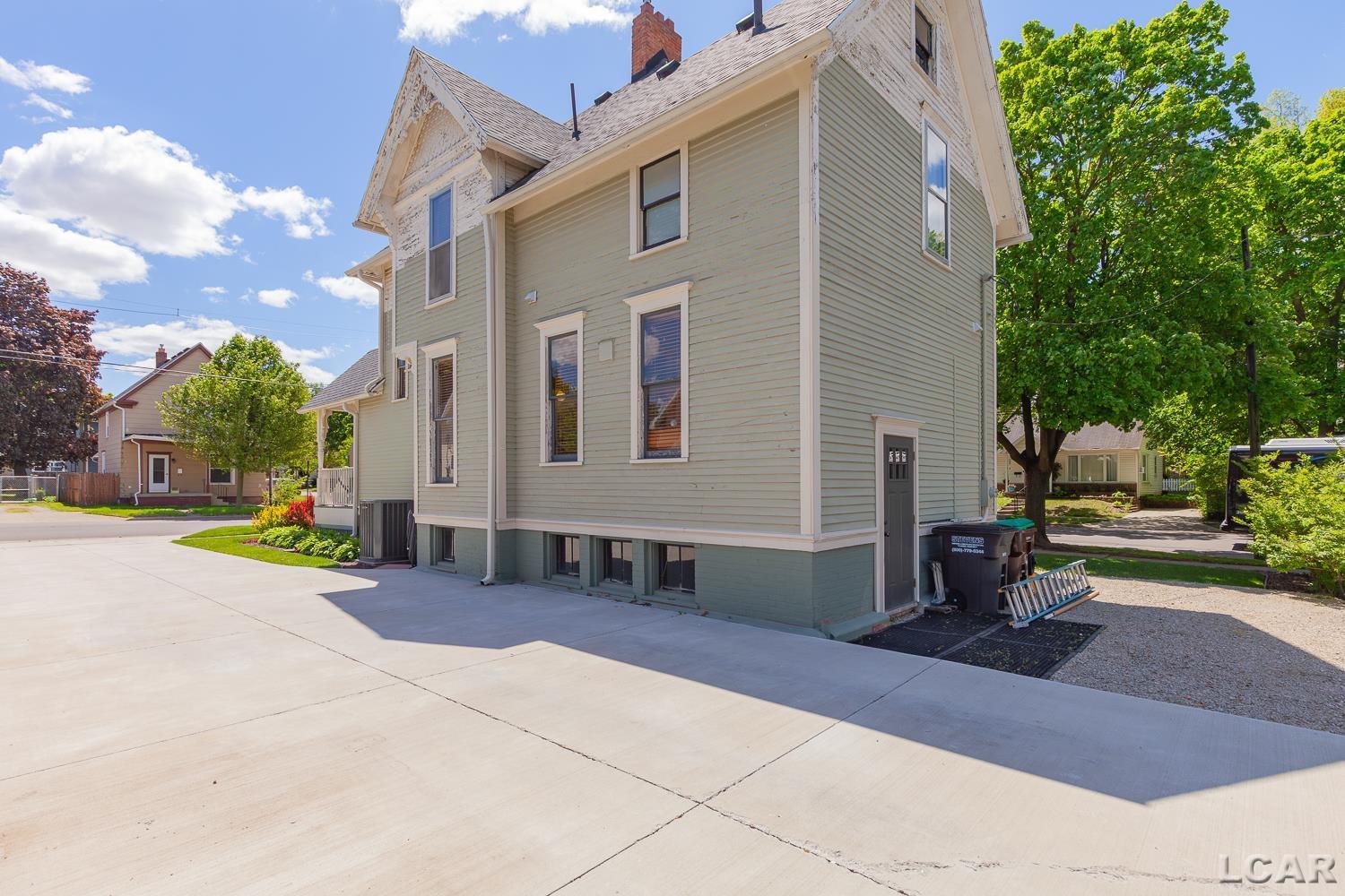 403 North Locust Street Adrian, MI 49221 - Photo 14 of 69