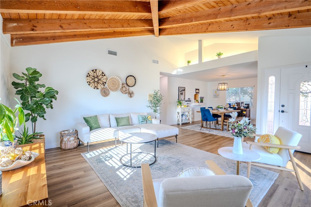 5039 West 134th Street Hawthorne, CA 90250 - Photo 6 of 30 a living room with furniture
