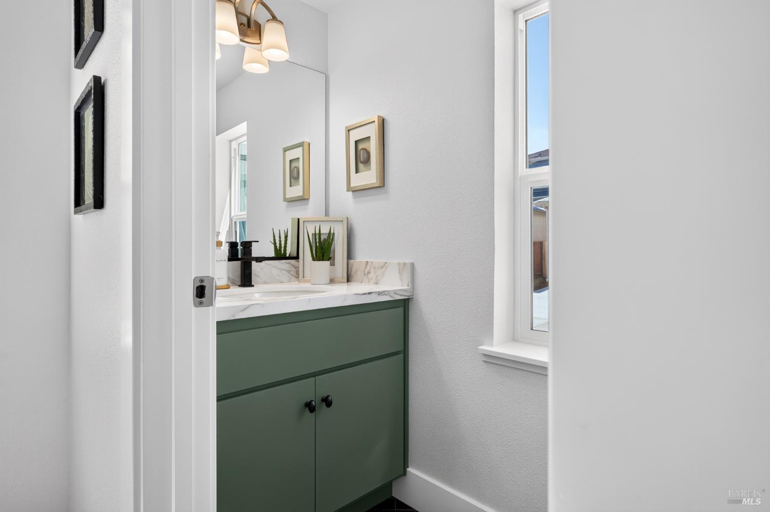 2446 Linwood Avenue Santa Rosa, CA 95404 - Photo 22 of 58 Gallery Image 22