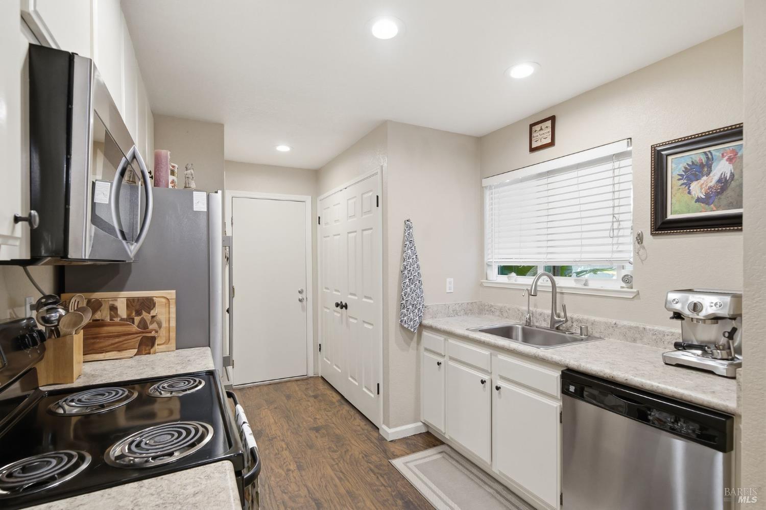 7078 Avenida Cala Rohnert Park, CA 94928 - Photo 31 of 46