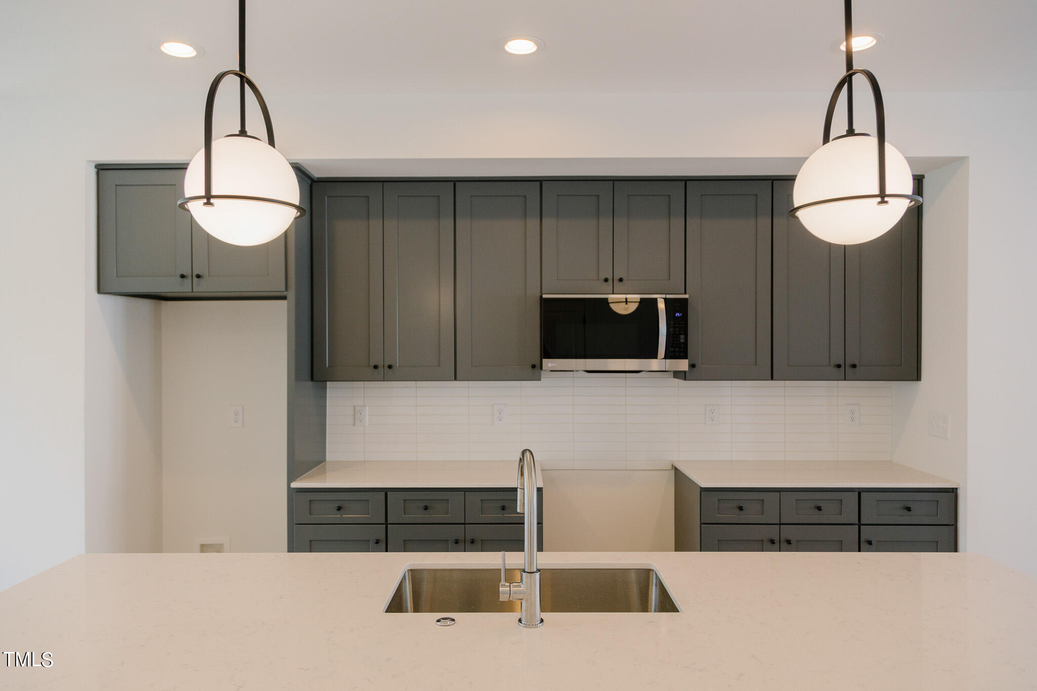 6425 Tanner Oak Lane Raleigh, NC 27613 - Photo 10 of 41 9