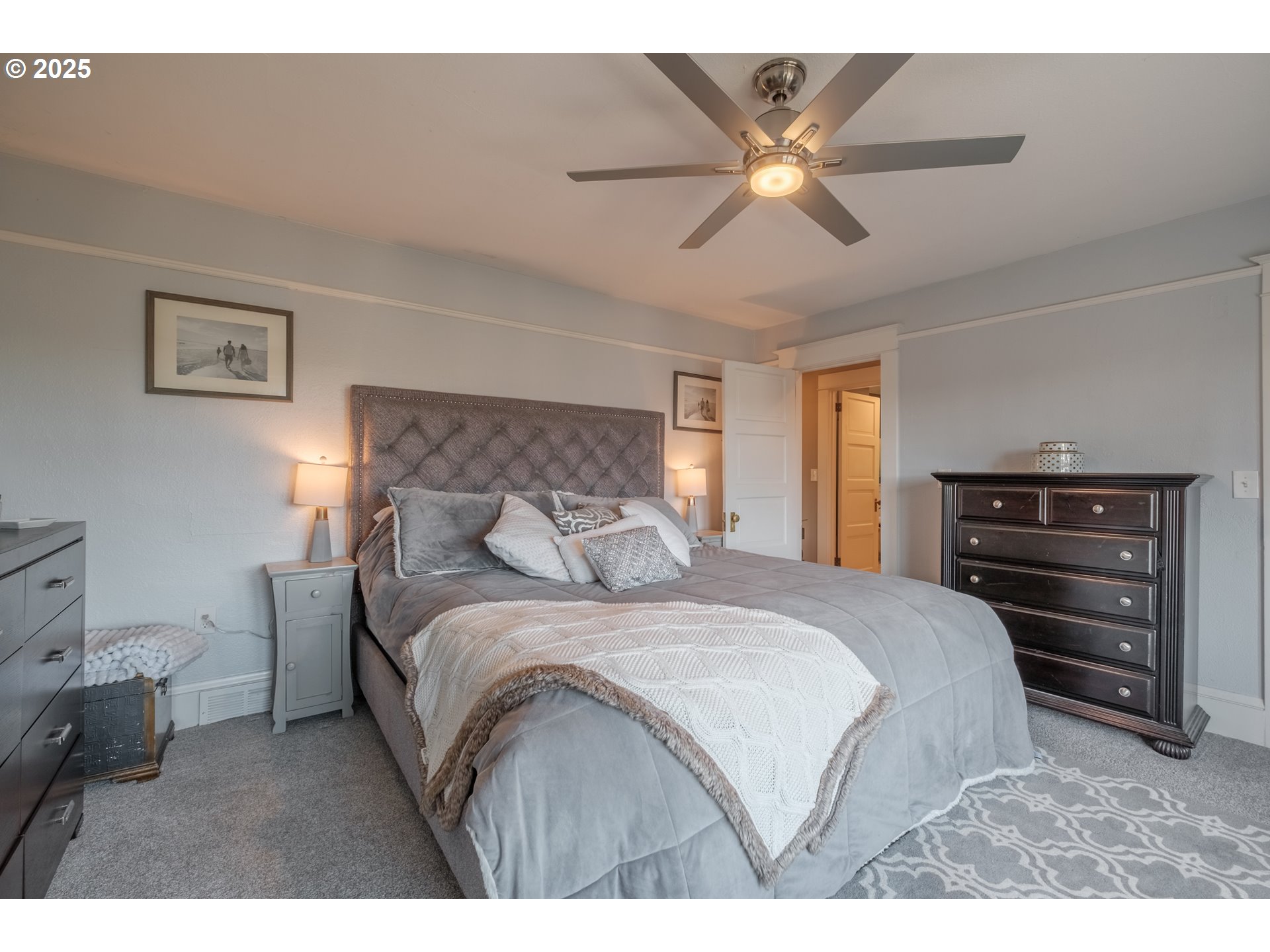 13060 Southwest Elk Rock Road Lake Oswego, OR 97034 - Photo 19 of 45