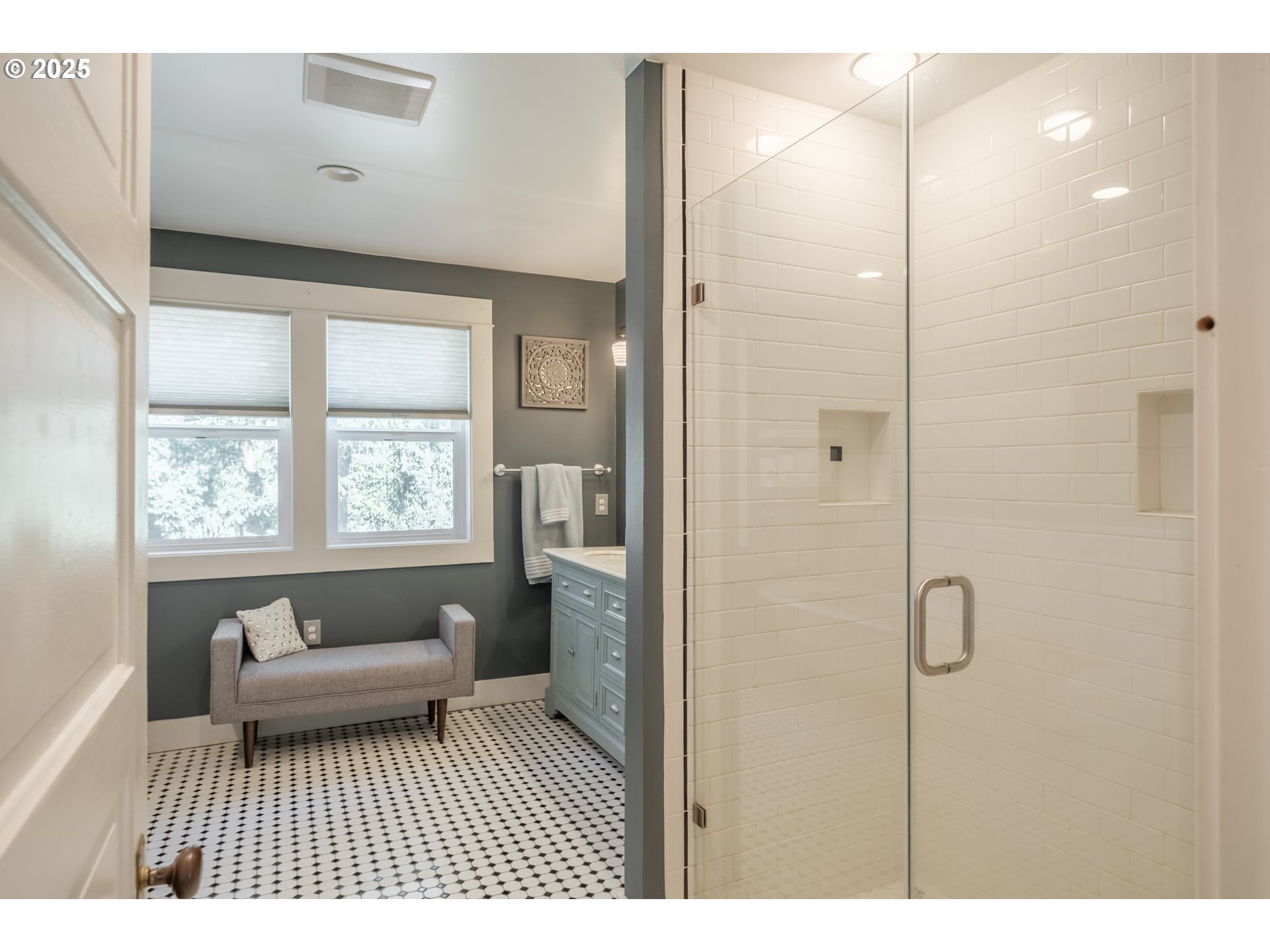 13060 Southwest Elk Rock Road Lake Oswego, OR 97034 - Photo 22 of 45