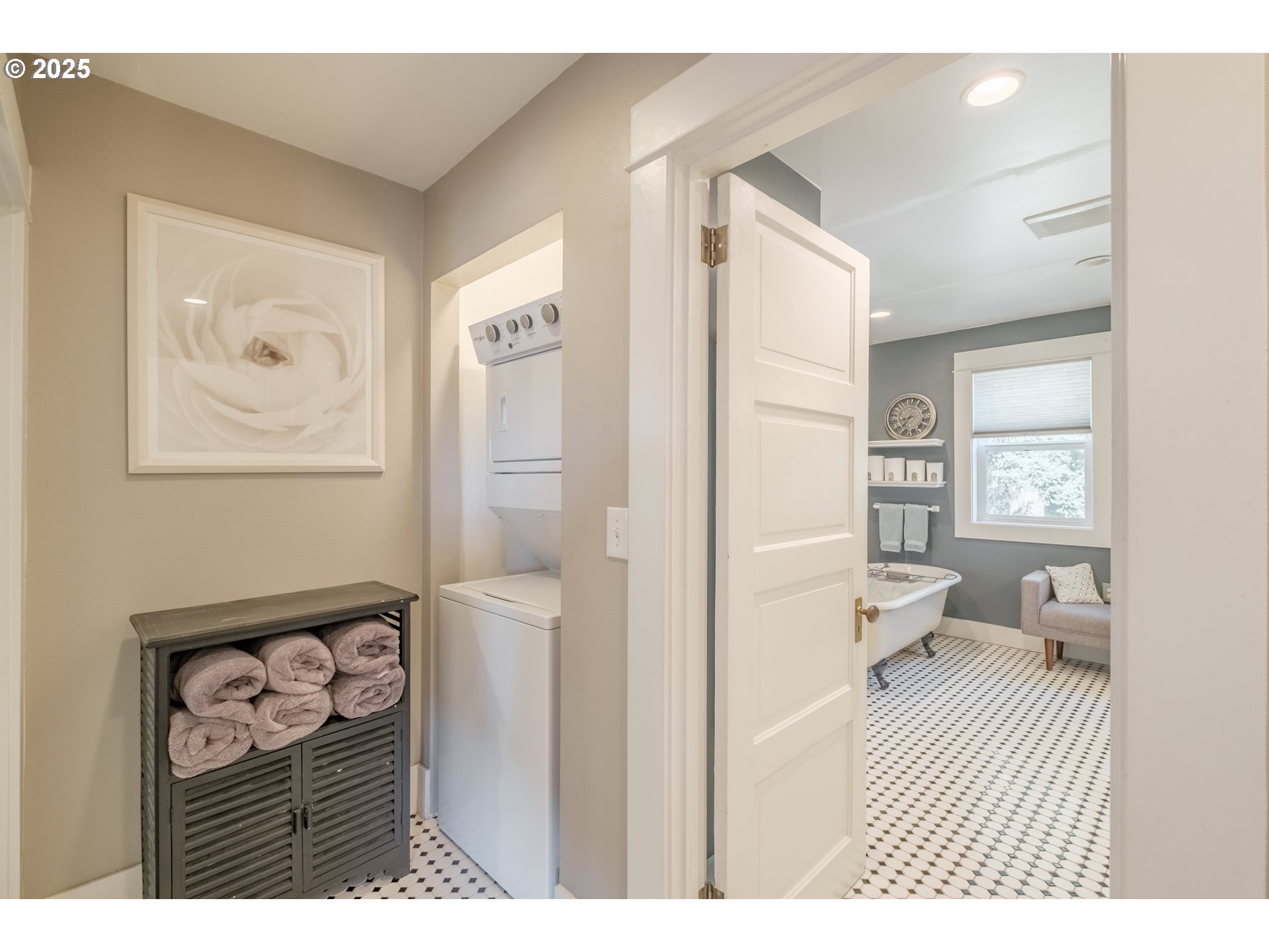 13060 Southwest Elk Rock Road Lake Oswego, OR 97034 - Photo 23 of 45