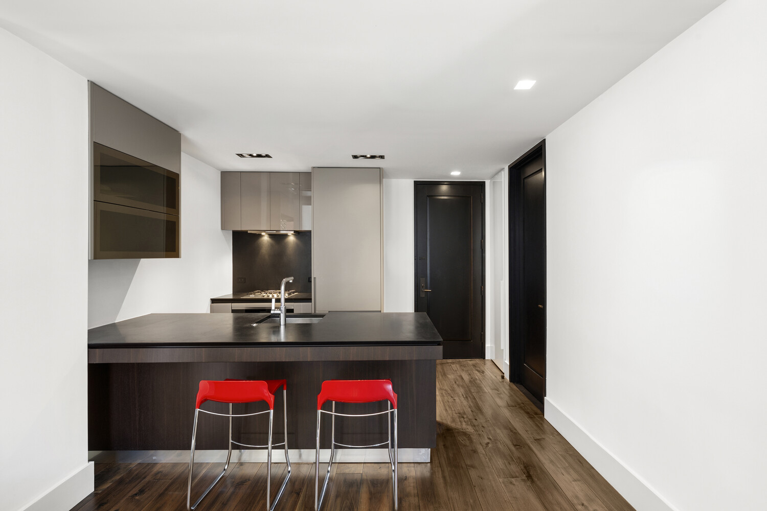 155 West 18th Street, Unit 403 Manhattan, NY 10011 - Photo 3 of 7