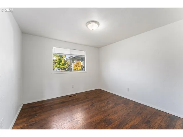 $415,000 | 3046 Crystal Mountain Avenue, Medford, OR 97504