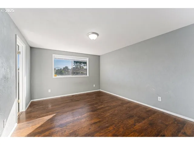 $415,000 | 3046 Crystal Mountain Avenue, Medford, OR 97504