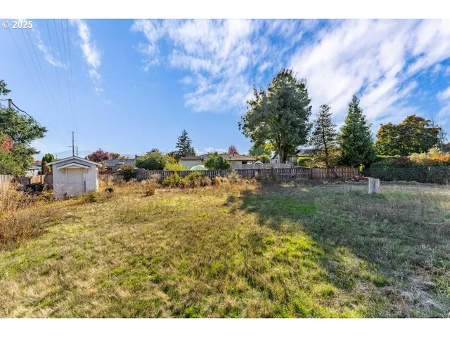 $415,000 | 3046 Crystal Mountain Avenue, Medford, OR 97504