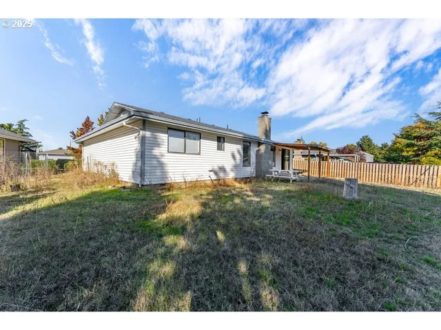 $415,000 | 3046 Crystal Mountain Avenue, Medford, OR 97504