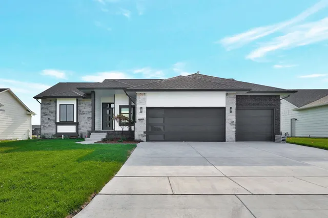 $389,000 | 2546 North Pebble Court, Andover, KS 67002