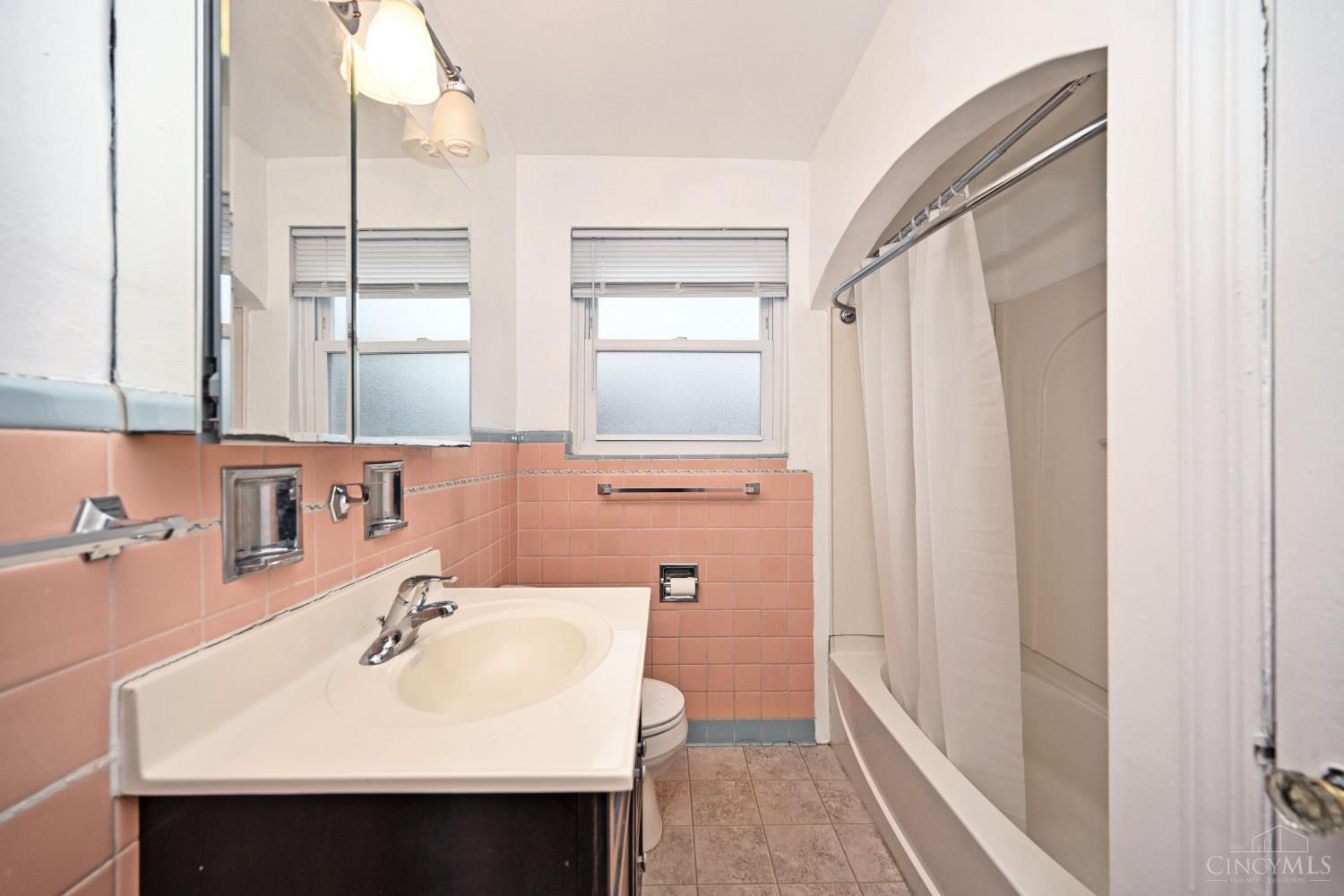 7552 Montgomery Road, Unit 1 Cincinnati, OH 45236 - Photo 16 of 28