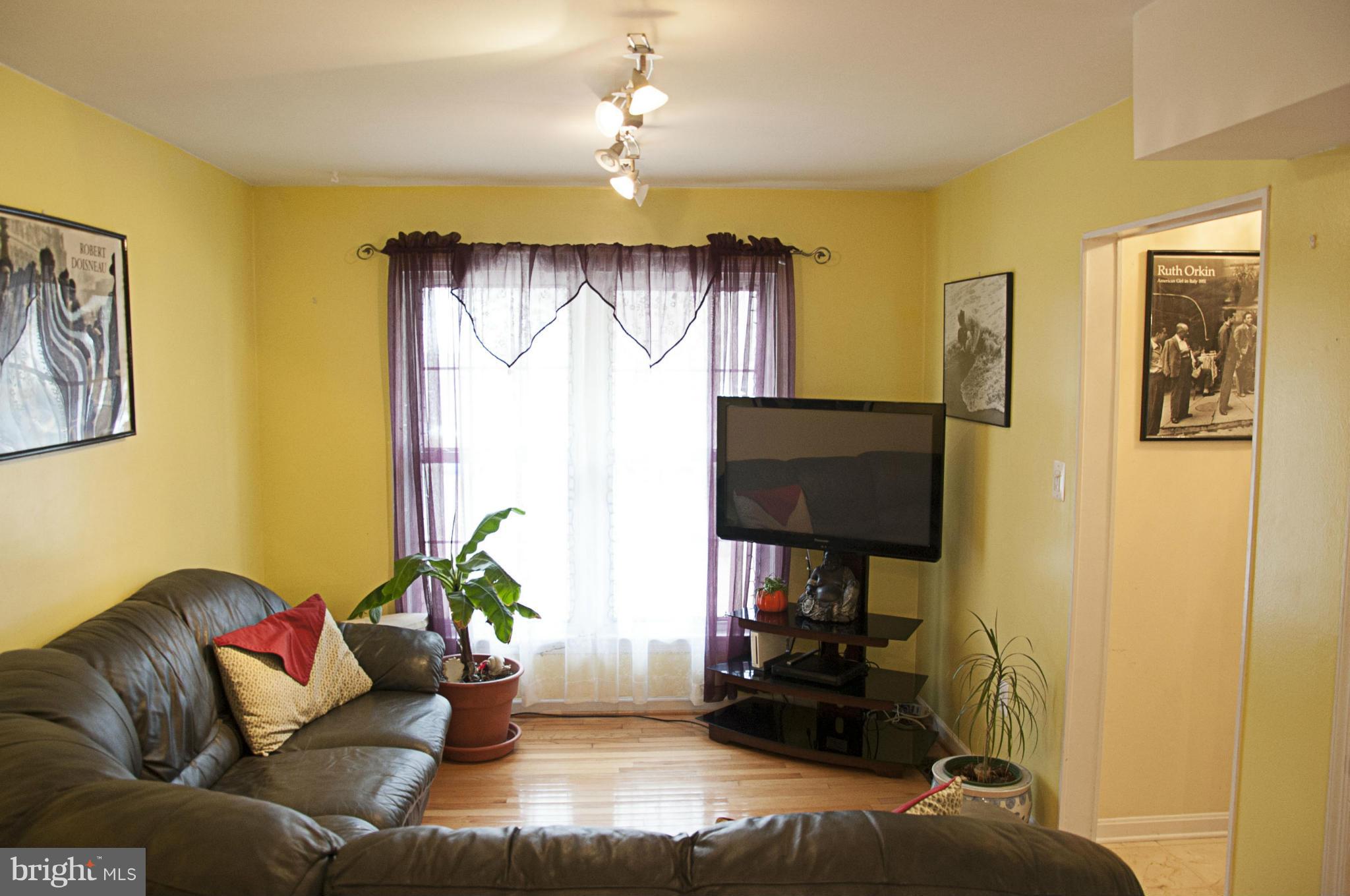 12920 Sturbridge Road Woodbridge, VA 22192 - Photo 8 of 22 Family Room