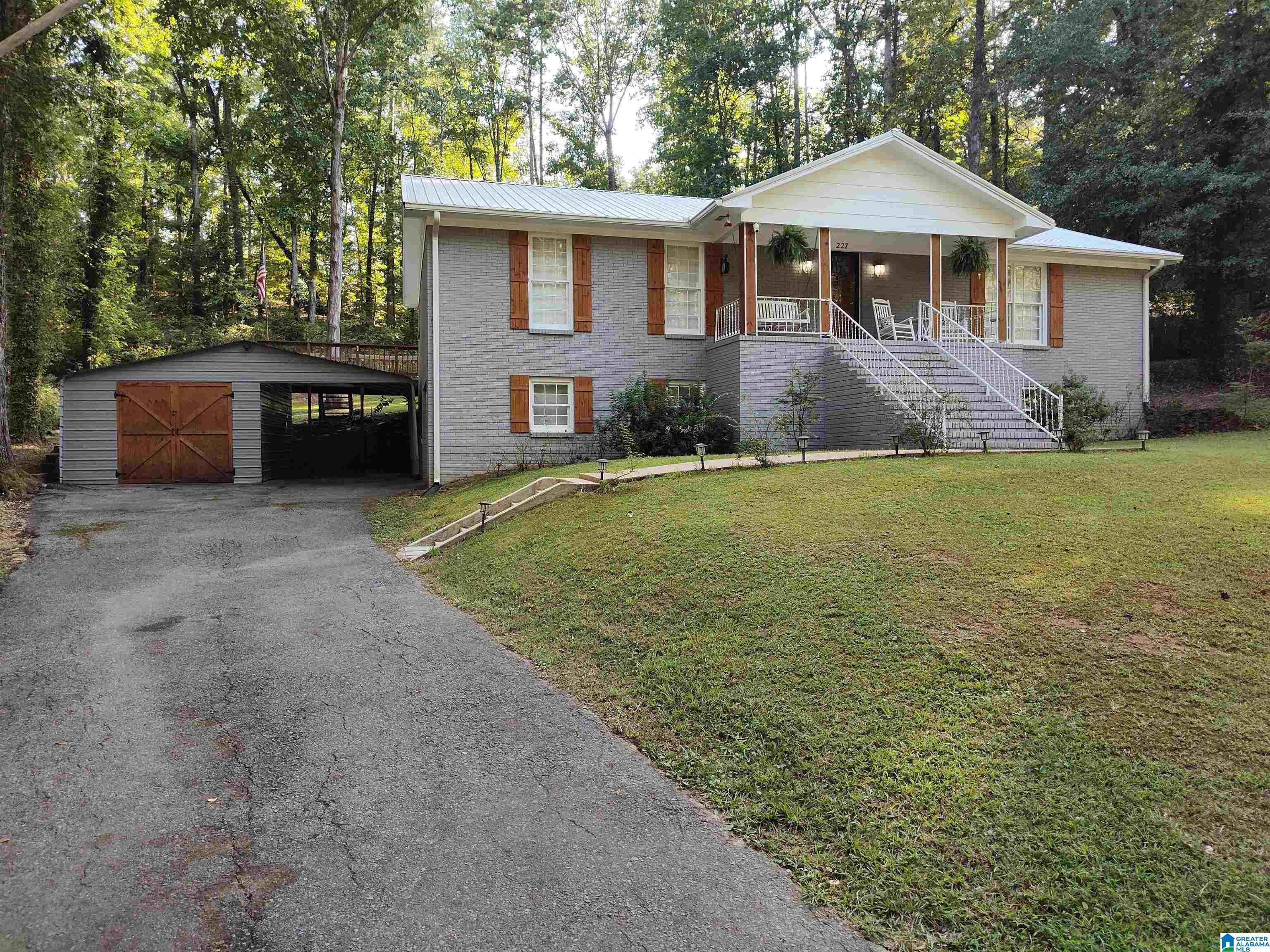227 Primrose Path Sylacauga, AL 35150 - Photo 3 of 27