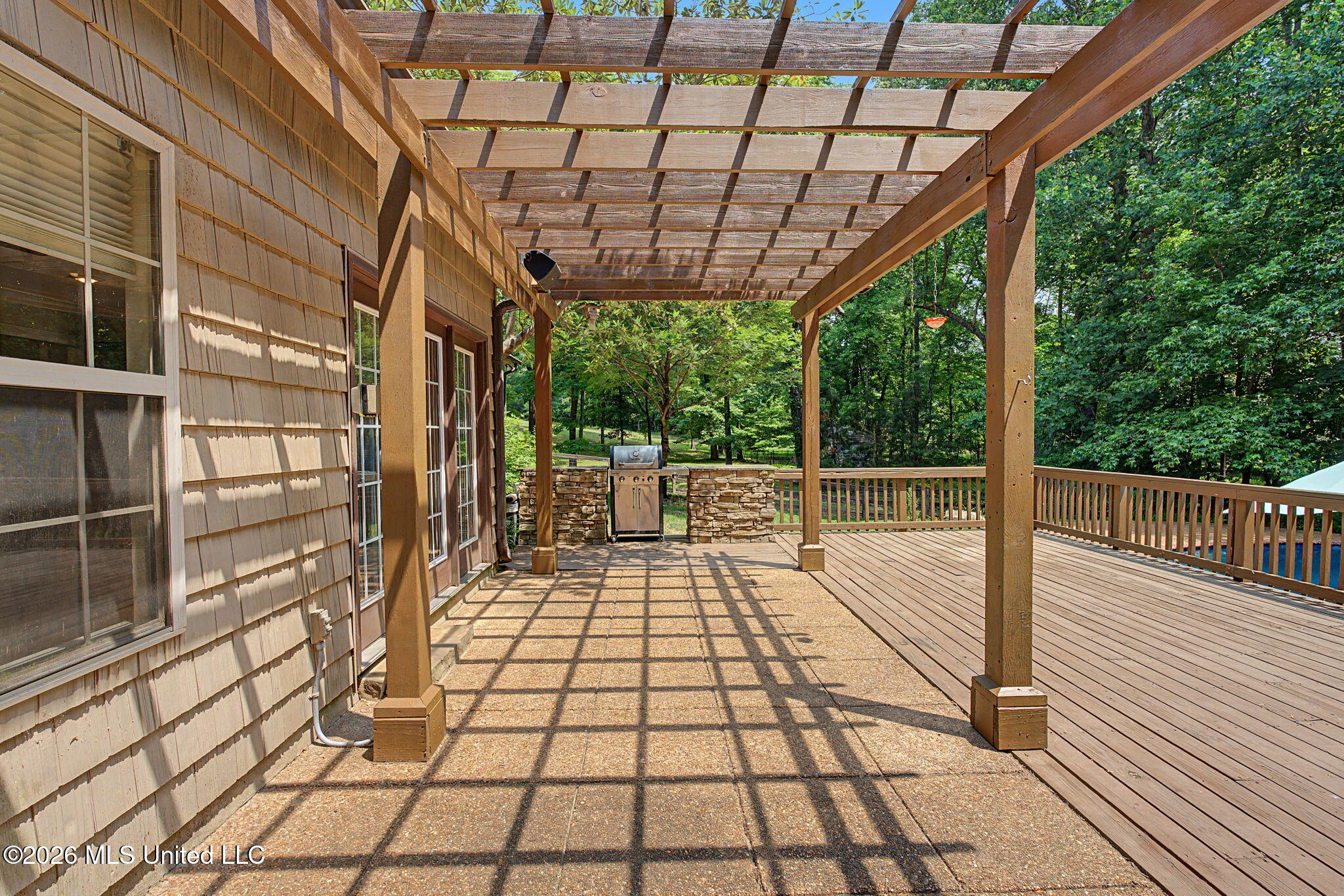 8 Crockett Loop Hernando, MS 38632 - Photo 36 of 50 Back Patio b