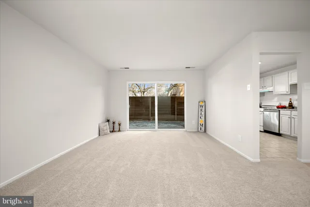 $229,900 | 19419 Brassie Place, Unit 102, Gaithersburg, MD 20886