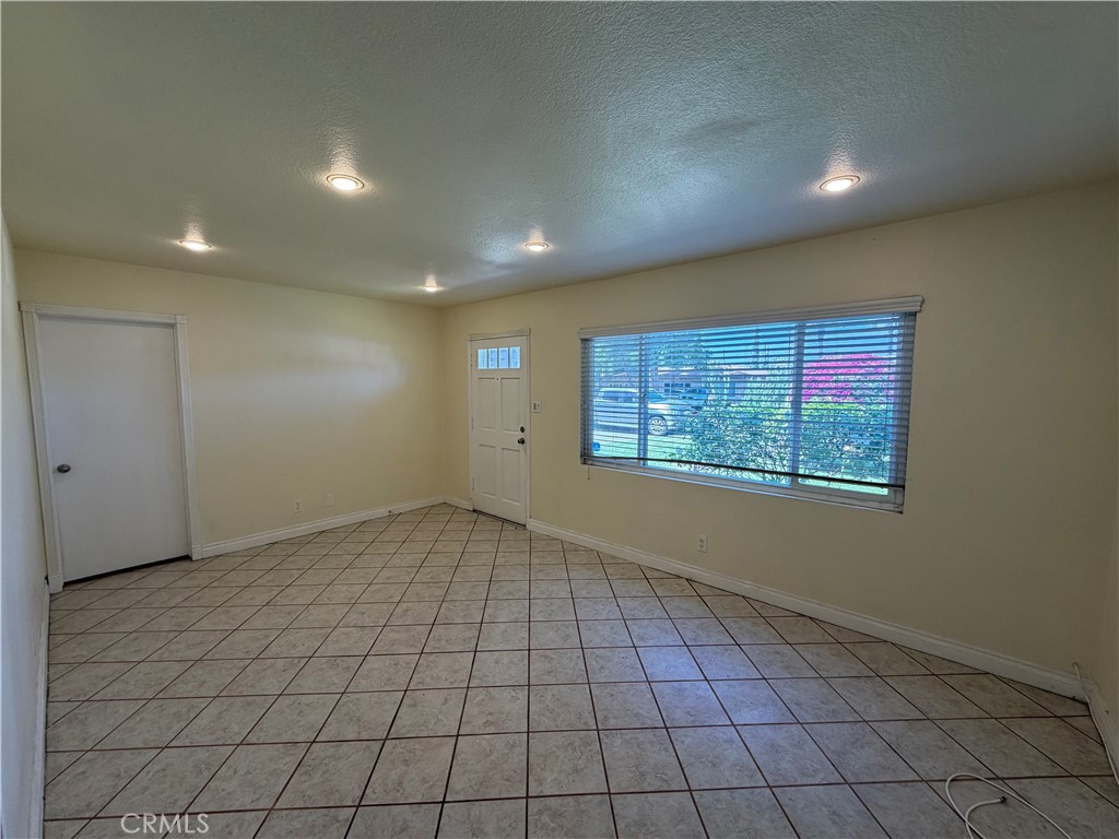 3000 Carl Street Riverside, CA 92507 - Photo 4 of 31 Gallery Image 4