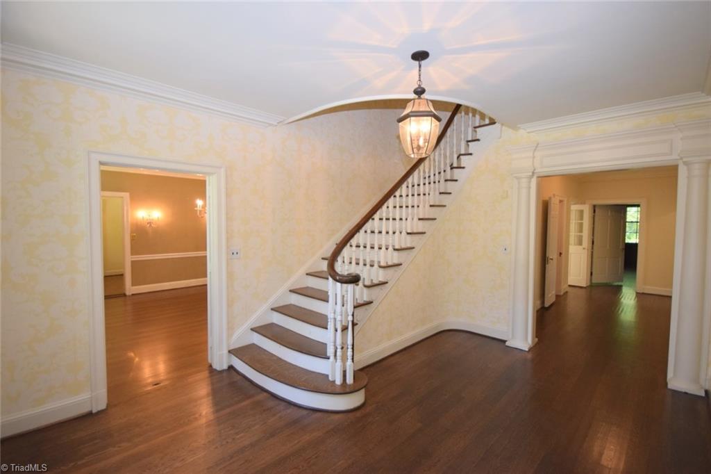 303 Arbor Road Winston-Salem, NC 27104 - Photo 4 of 26 Gallery Image 4