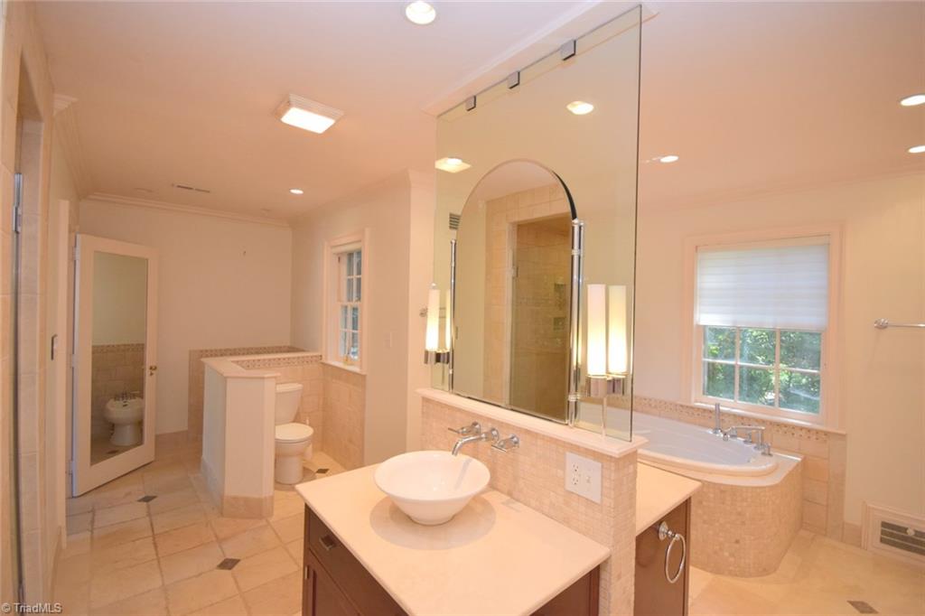 303 Arbor Road Winston-Salem, NC 27104 - Photo 6 of 26 Gallery Image 6