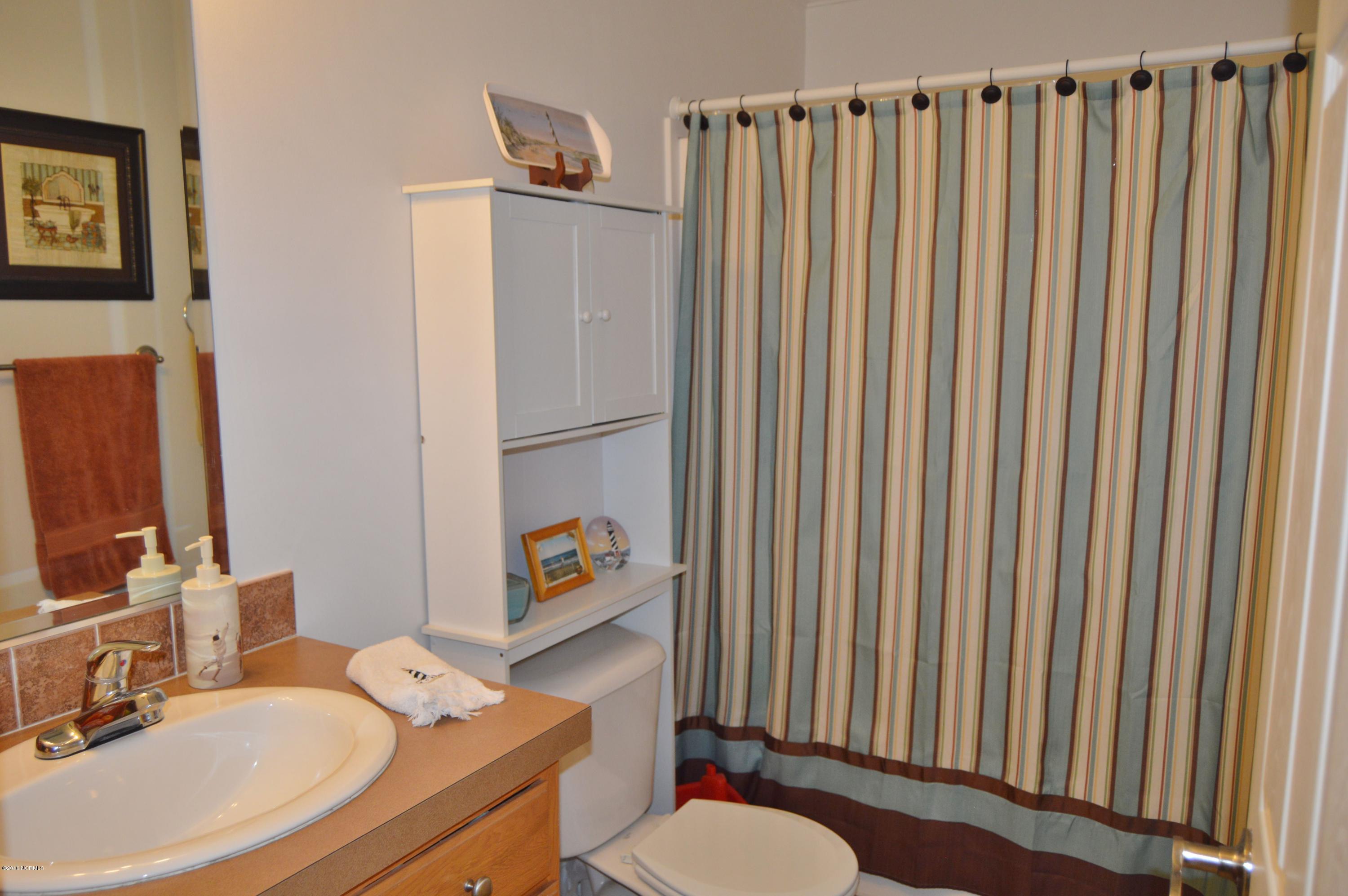 767 Pond Road Rocky Point, NC 28457 - Photo 20 of 24 hall bath 2